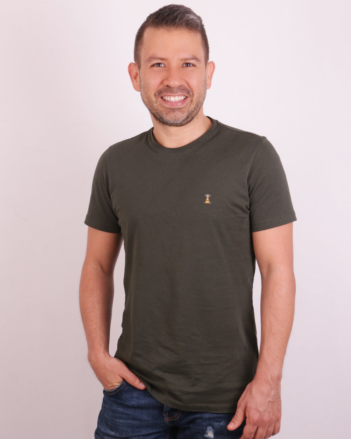 Camiseta Verde Militar / Regular Fit