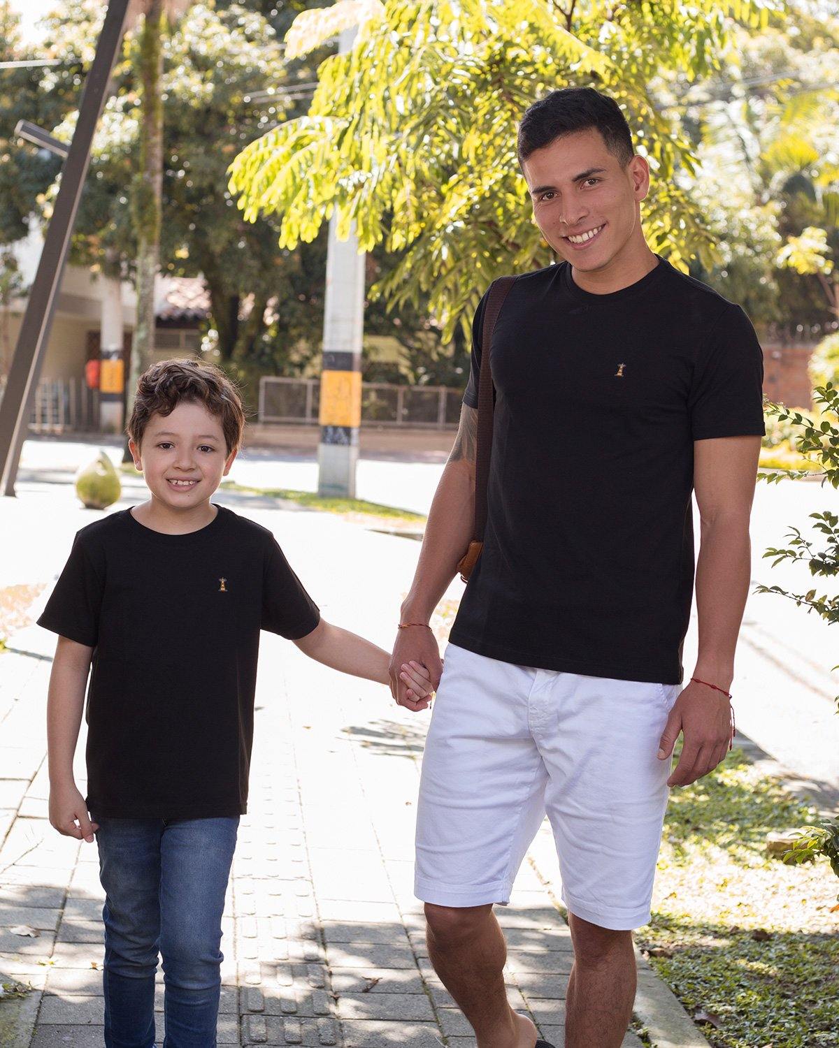 Camiseta Negra - Apoštol Q.C.