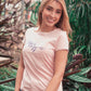 Camiseta rosada estampada